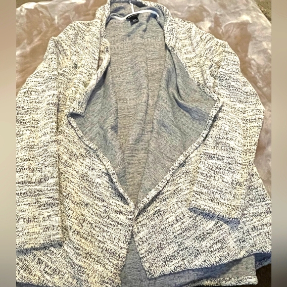 Club Monaco‎ Gray and Cream Textured Open Front Cardigan Size Medium - Picture 1 of 4